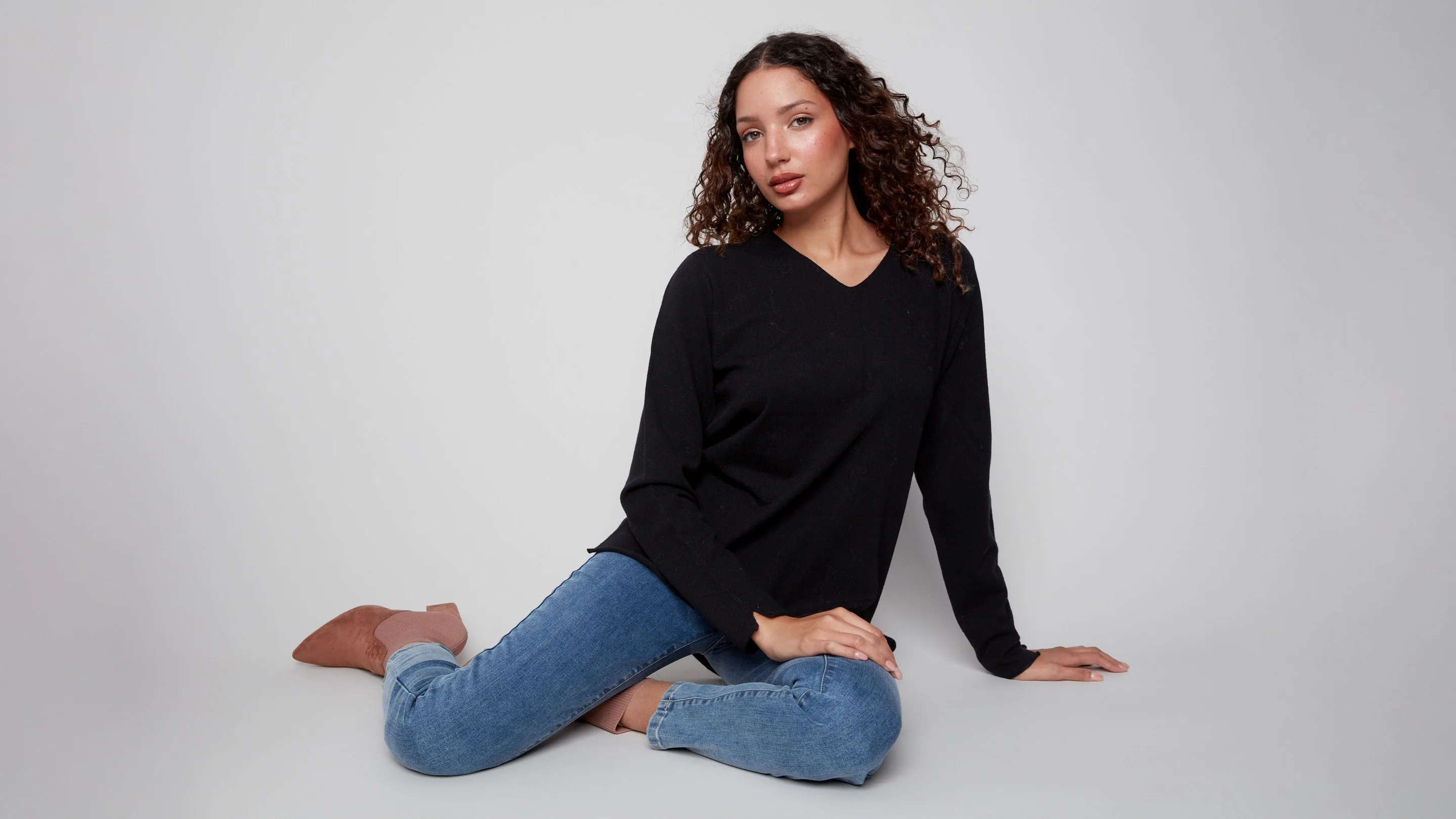 Basic V-Neck Sweater - Black - Image 5