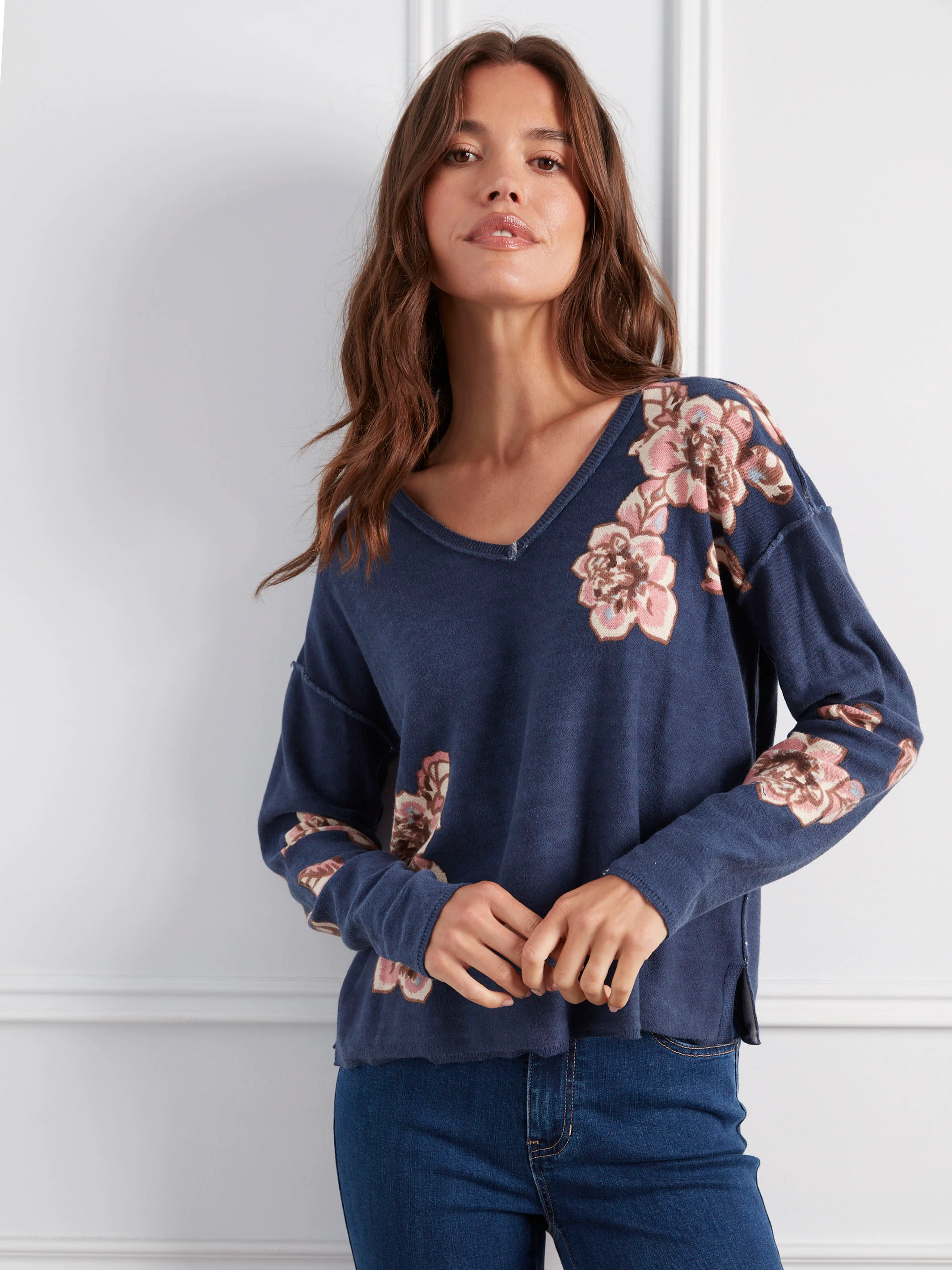 Reversible Floral V-Neck Sweater - Denim - Image 11